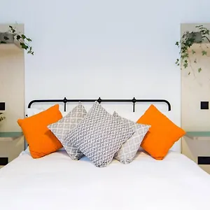 The Plywood Flat, Modern Style In A Traditional Tenement Royaume-Uni