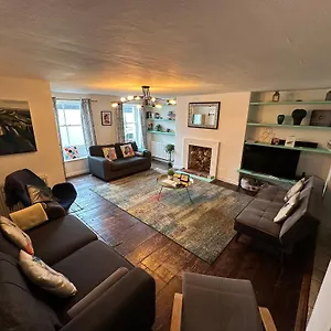 Seafront With Garden Apartment