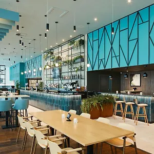 מלון Courtyard By Marriott London Gatwick Airport