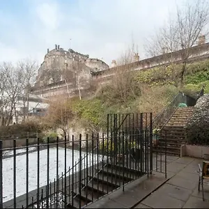 Charming 1 Bed With Castle View Royaume-Uni